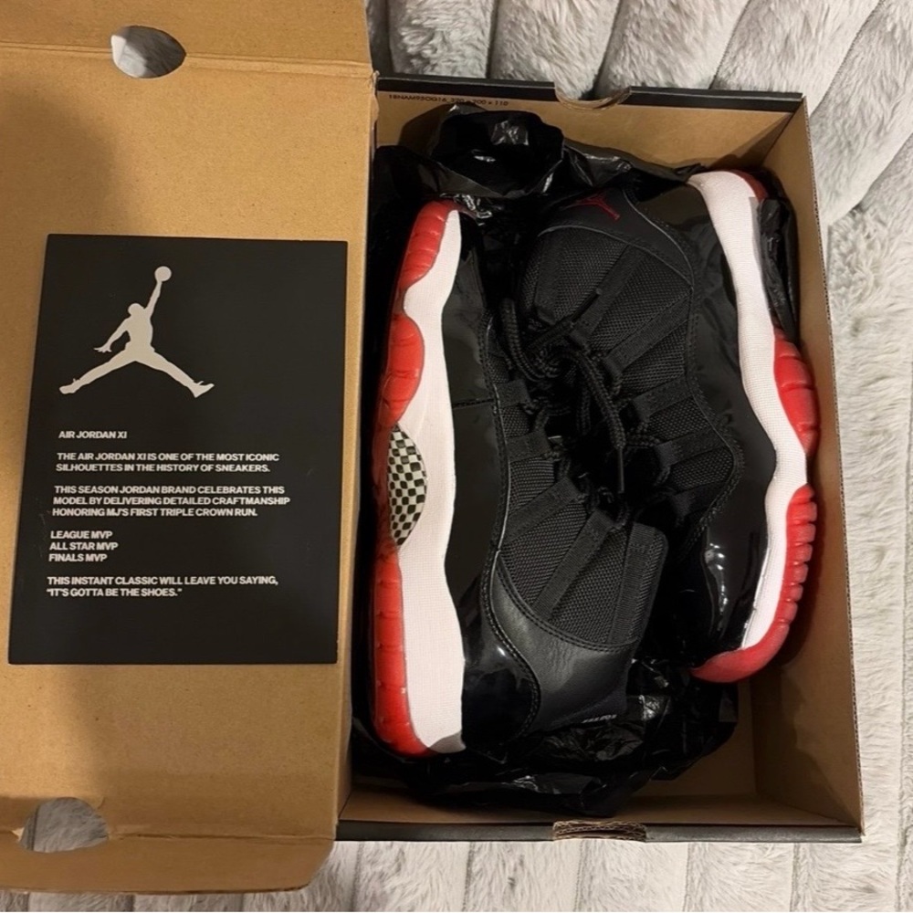 Air Jordan 11 retro grade school playoffs bred size 5.5y (7womens) 2019 release